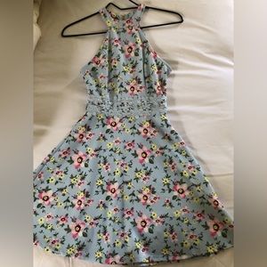 Women’s XS summer dress blue flower pattern